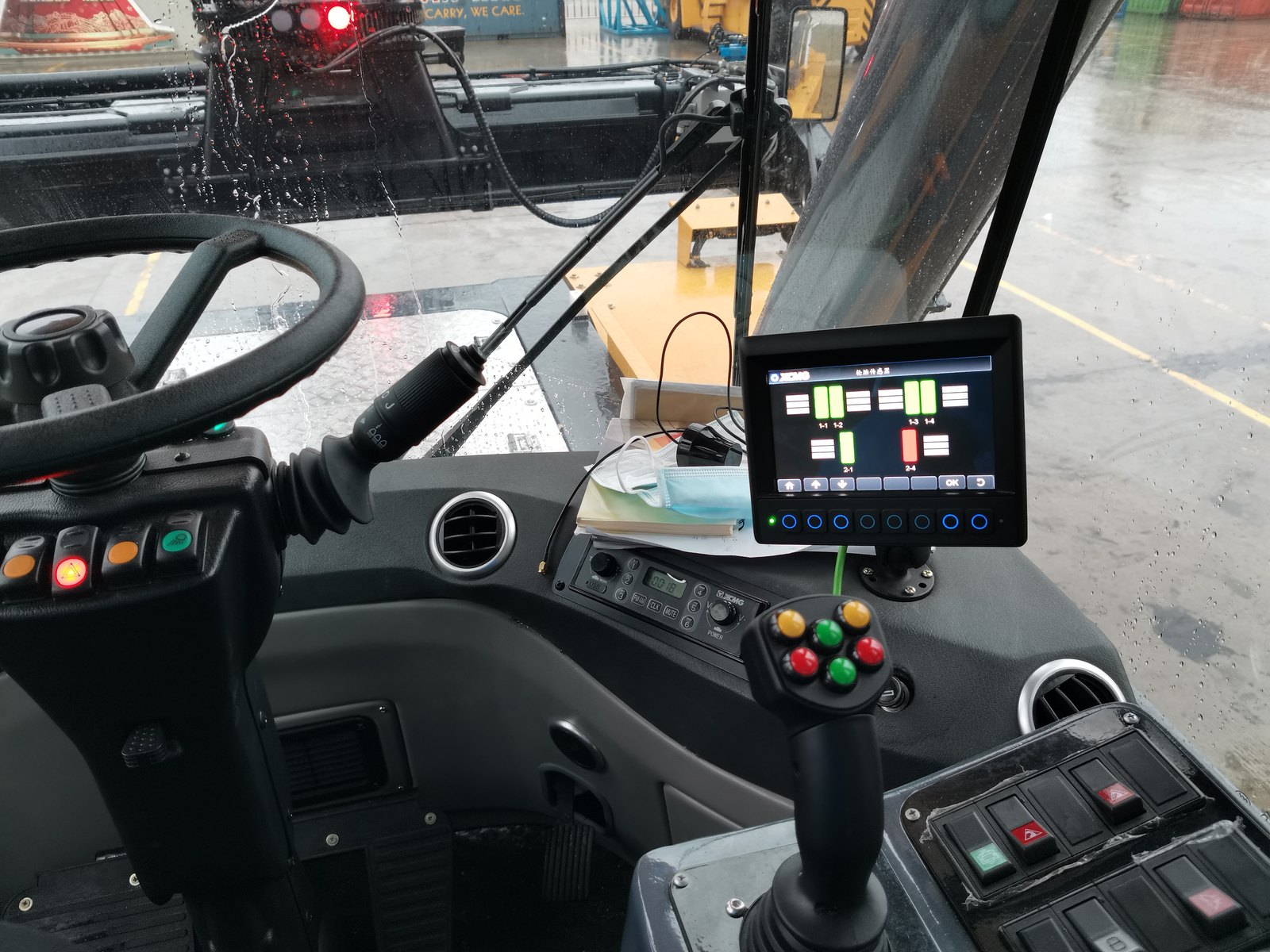TPMS display installed in the cab of a reach stacker